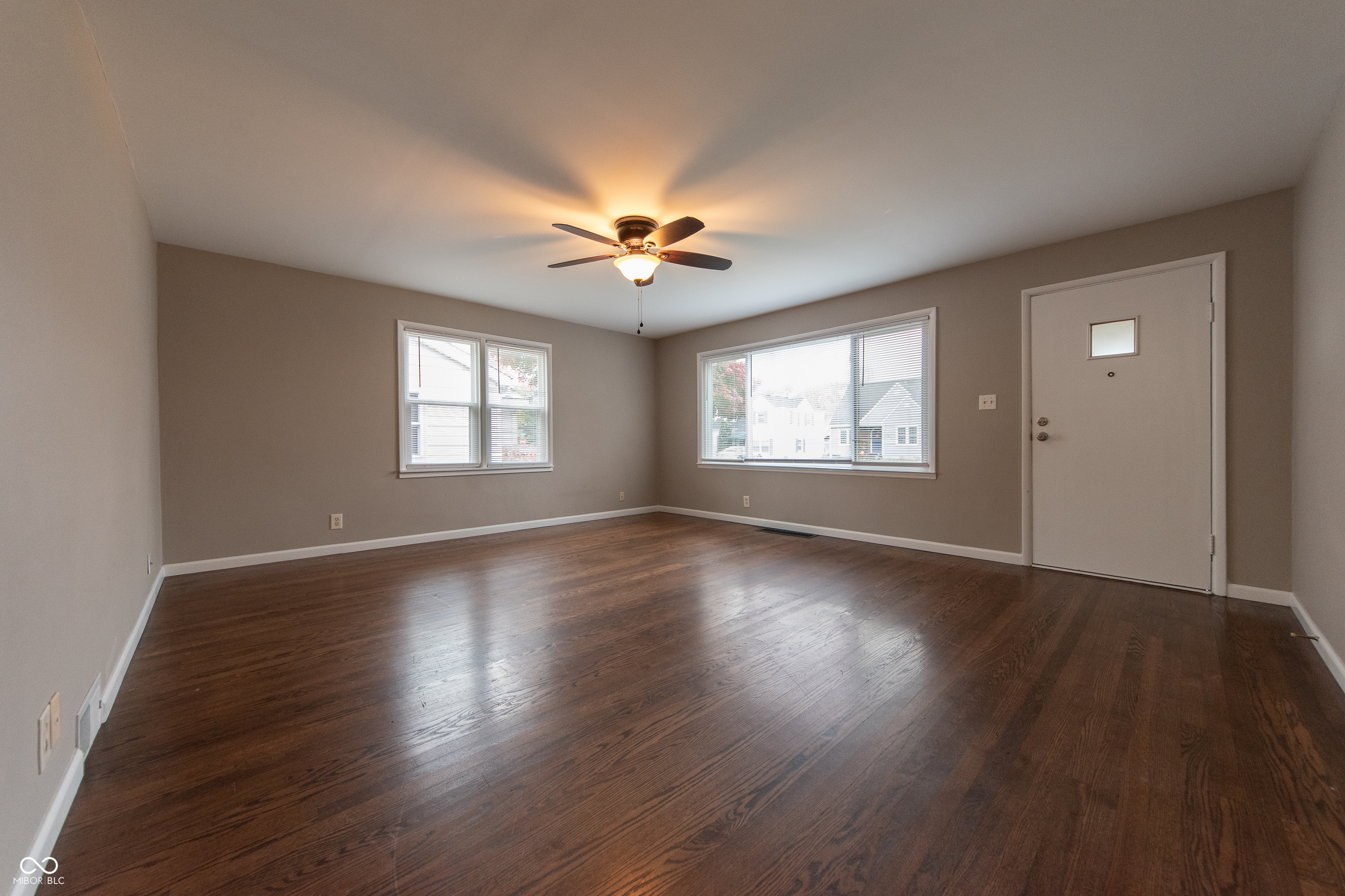 1609 Meridian Street Columbus, IN 47201 - Photo 4 of 19