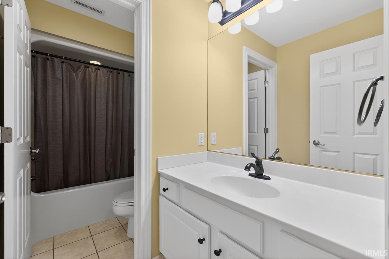 3327 Bridgetown Road Bristol, IN 46507 - Photo 4 of 35