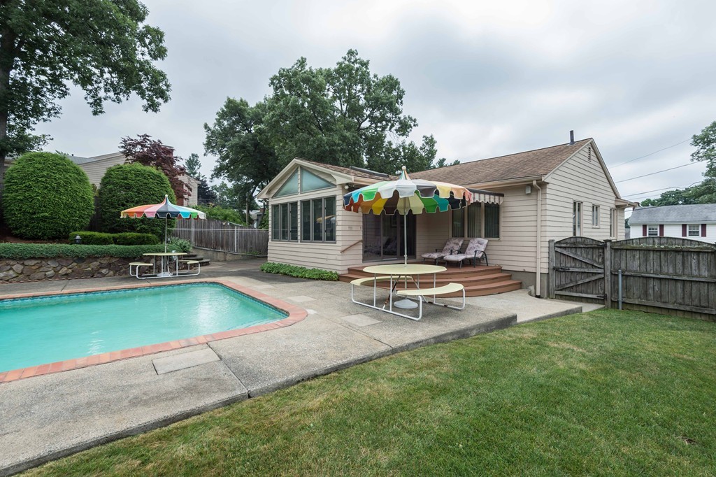 7 Pine Ridge Road Stoneham, MA 02180 - Photo 24 of 30 Gallery Image 24