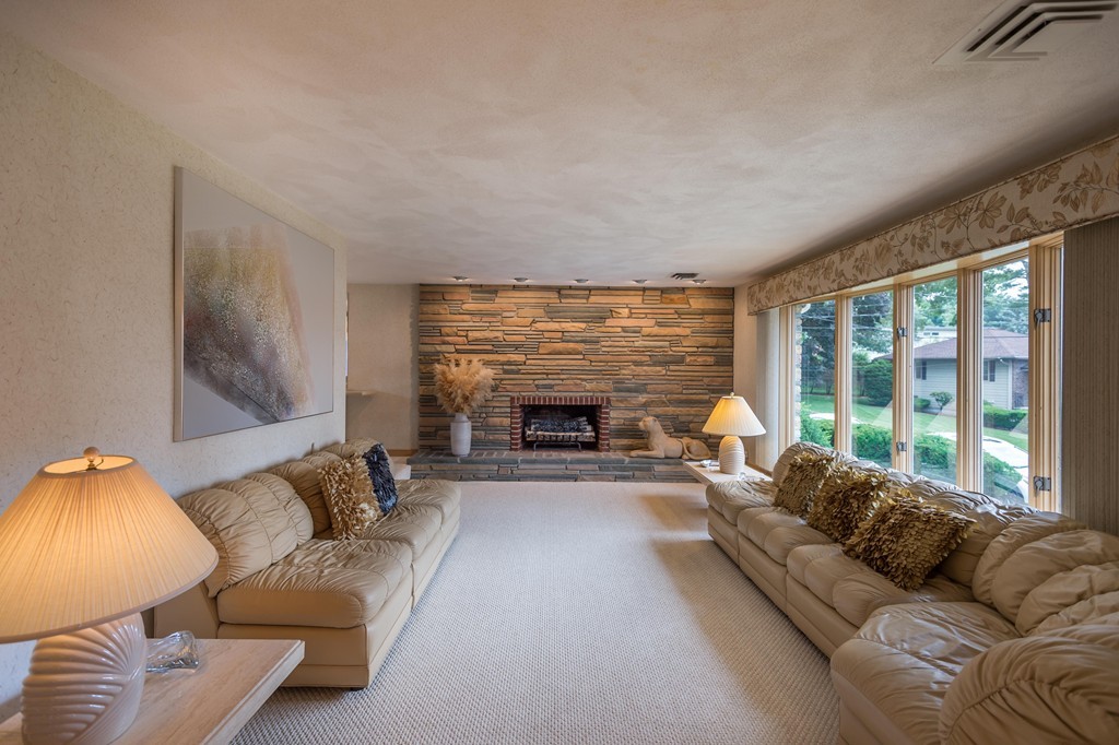 7 Pine Ridge Road Stoneham, MA 02180 - Photo 5 of 30 Gallery Image 5