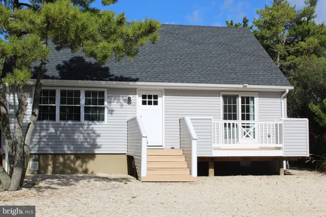 $1,699,000 | 10 Cox Avenue, Harvey Cedars, NJ 08008