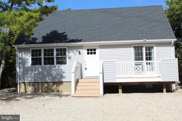 $1,699,000 | 10 Cox Avenue, Harvey Cedars, NJ 08008