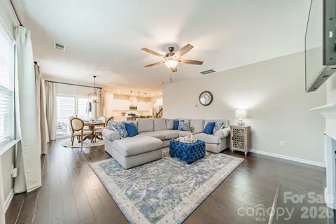 $575,000 | 814 Braddock Way, Fort Mill, SC 29715