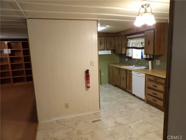 a view of walk in closet