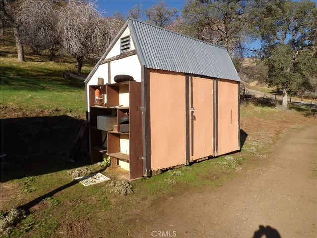 $189,500 | 46918 Creekside Road, Squaw Valley, CA 93675