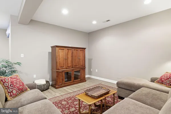 $1,849,000 | 9 Hillview Drive, Newtown, PA 18940