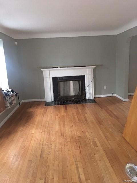 17230 Edinborough Road Detroit, MI 48219 - Photo 8 of 42 living rm.JPG
