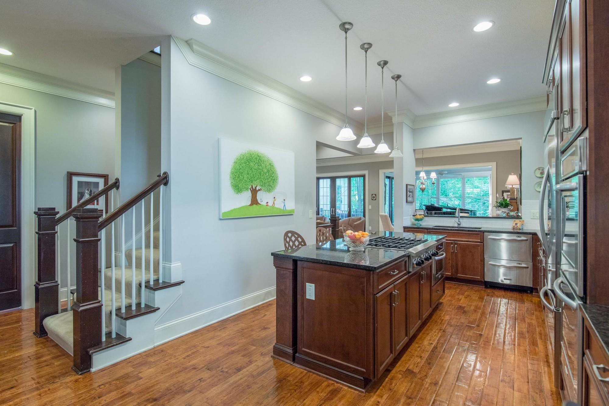 1578 Roxbury Road Columbus, OH 43212 - Photo 8 of 48
