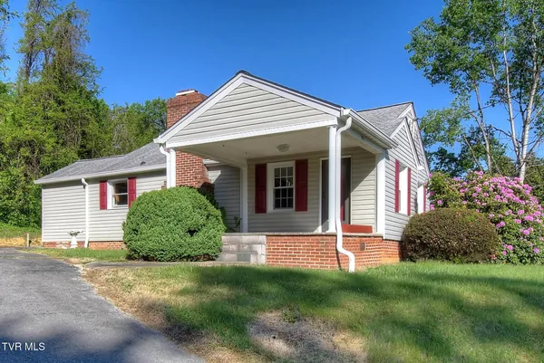 $274,900 | 433 Division Street, Elizabethton, TN 37643