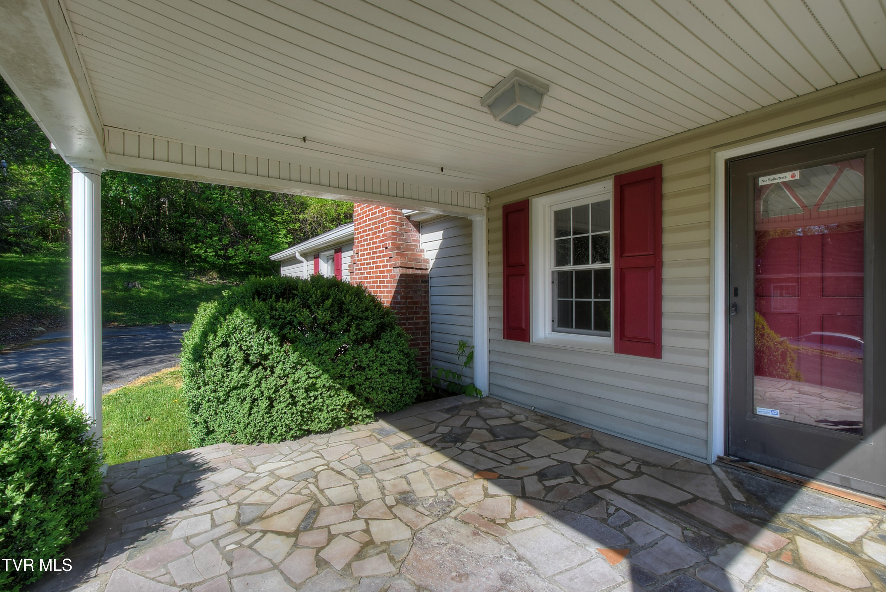 433 Division Street Elizabethton, TN 37643 - Photo 8 of 33 DSC_0043_4_5_6_7_11