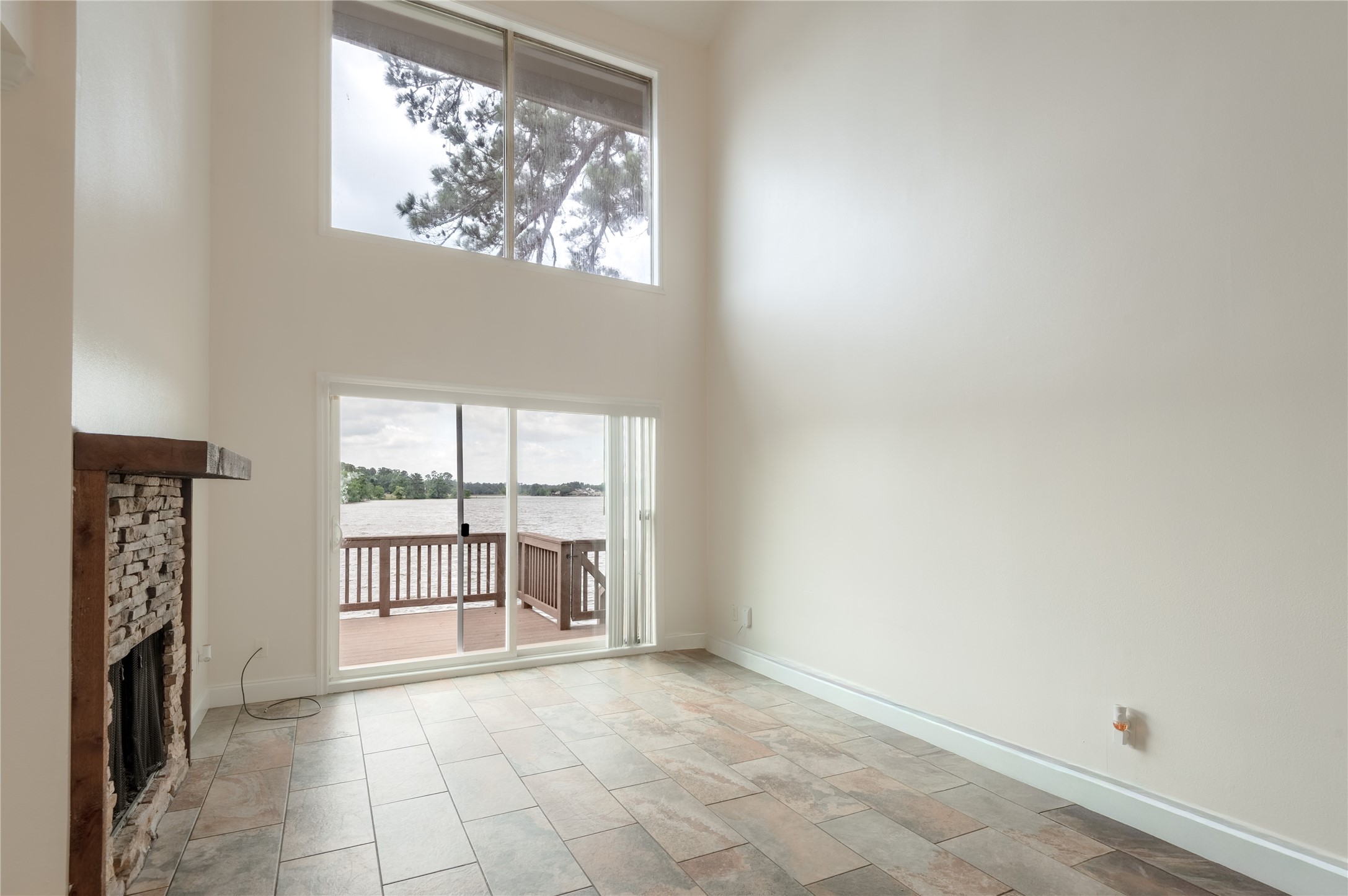 208 Waters Edge Huntsville, TX 77340 - Photo 6 of 28