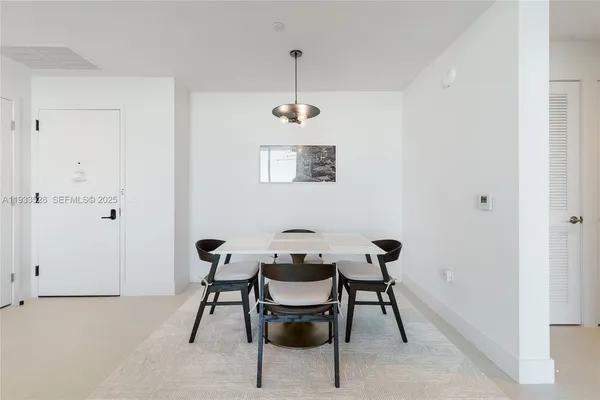 $6,500 | 601 Northeast 1st Avenue, Unit PH5001, Miami, FL 33132
