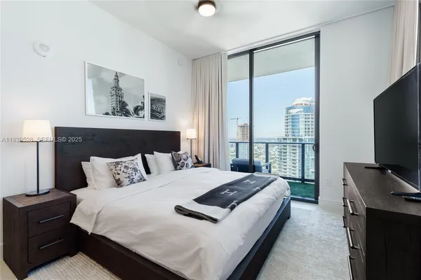 $6,500 | 601 Northeast 1st Avenue, Unit PH5001, Miami, FL 33132