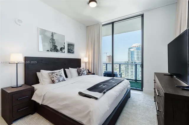 $6,500 | 601 Northeast 1st Avenue, Unit PH5001, Miami, FL 33132