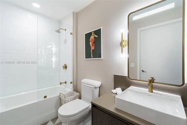$6,500 | 601 Northeast 1st Avenue, Unit PH5001, Miami, FL 33132