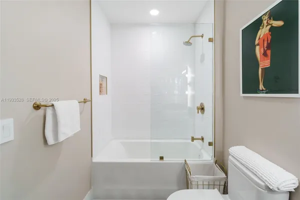 $6,500 | 601 Northeast 1st Avenue, Unit PH5001, Miami, FL 33132