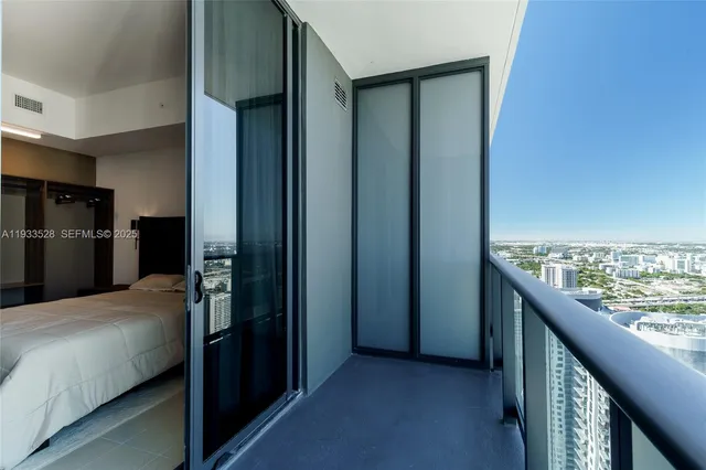 $6,500 | 601 Northeast 1st Avenue, Unit PH5001, Miami, FL 33132