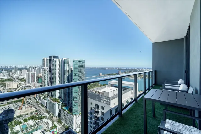 $6,500 | 601 Northeast 1st Avenue, Unit PH5001, Miami, FL 33132