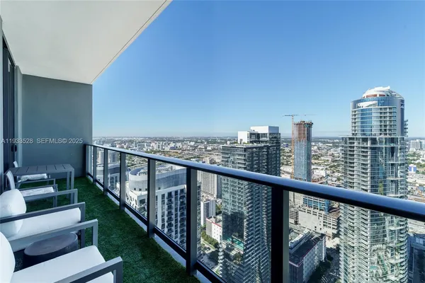 $6,500 | 601 Northeast 1st Avenue, Unit PH5001, Miami, FL 33132