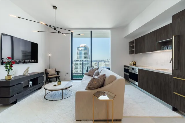 $6,500 | 601 Northeast 1st Avenue, Unit PH5001, Miami, FL 33132