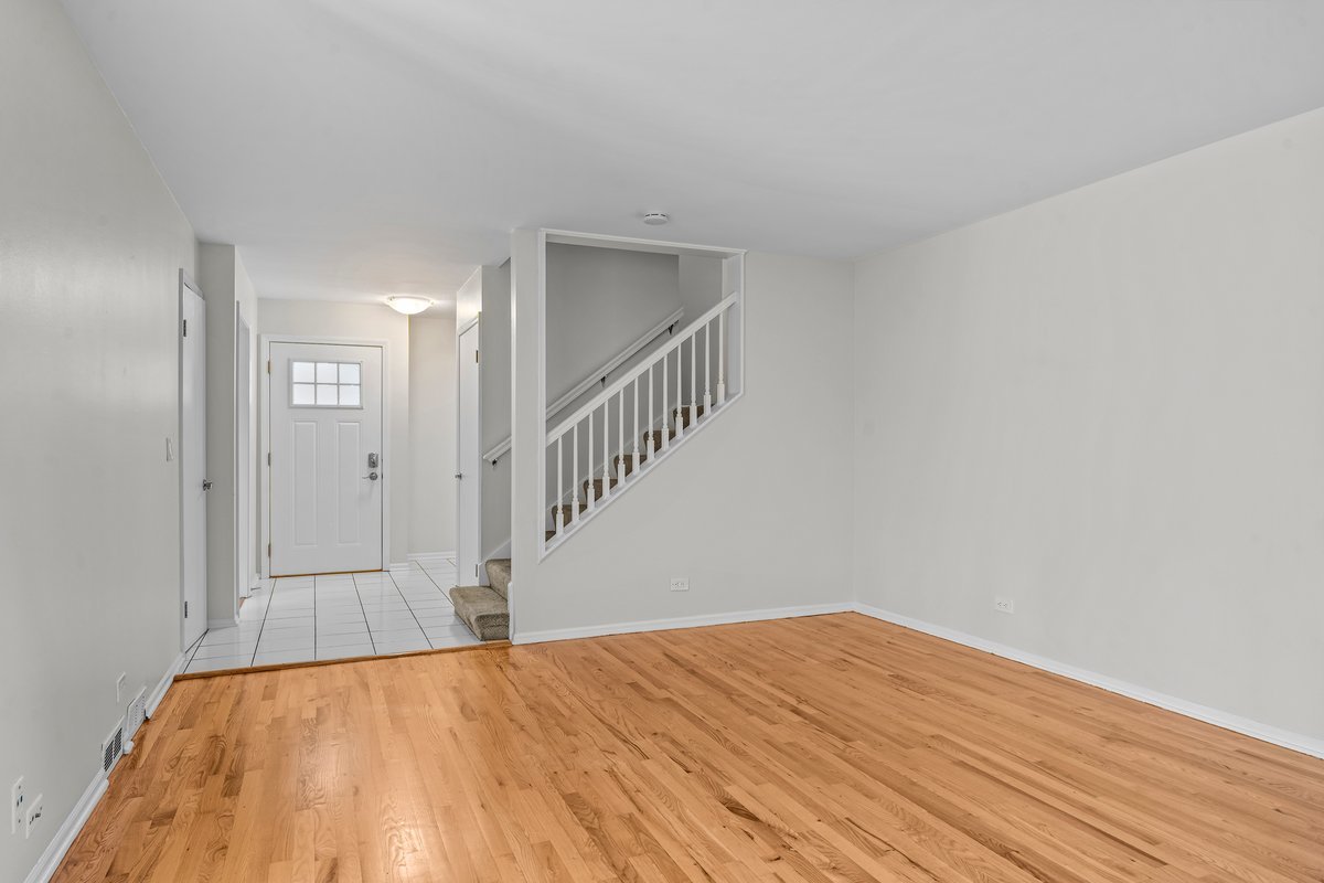 2500 Green Bay Road Highland Park, IL 60035 - Photo 5 of 18 a view of empty room with wooden floor