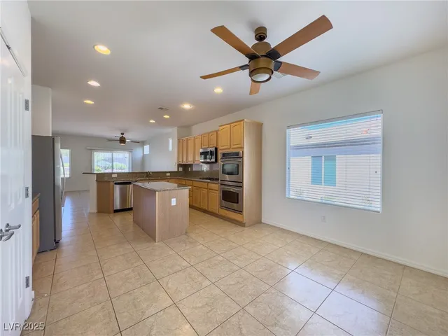 $2,750 | 2055 Cambridge Springs Drive, Henderson, NV 89052