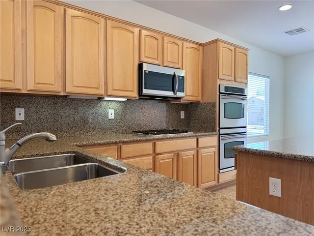 $2,750 | 2055 Cambridge Springs Drive, Henderson, NV 89052