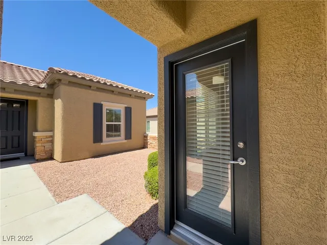 $2,750 | 2055 Cambridge Springs Drive, Henderson, NV 89052