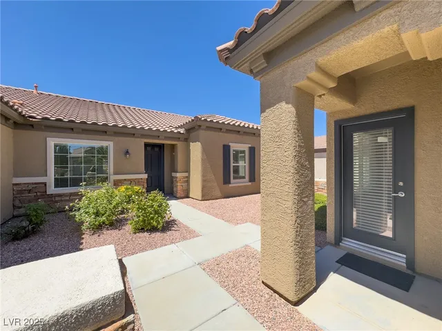 $2,750 | 2055 Cambridge Springs Drive, Henderson, NV 89052