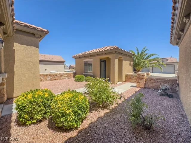 $2,750 | 2055 Cambridge Springs Drive, Henderson, NV 89052