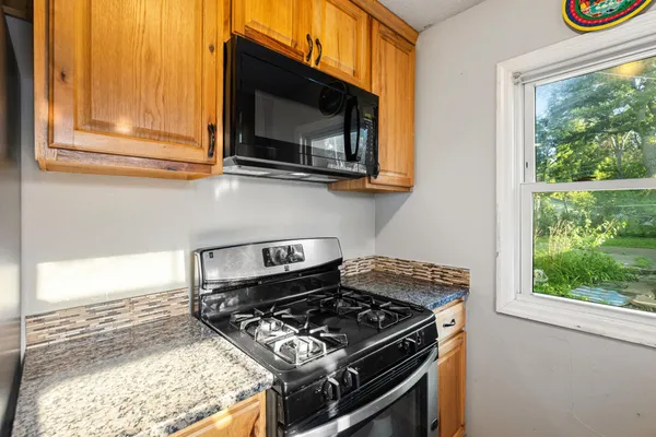 $284,999 | 510 Wyoming Street East, St. Paul, MN 55107