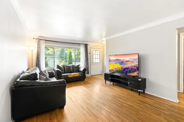 $284,999 | 510 Wyoming Street East, St. Paul, MN 55107