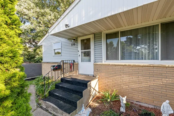 $284,999 | 510 Wyoming Street East, St. Paul, MN 55107