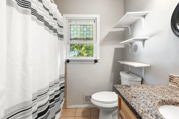 $284,999 | 510 Wyoming Street East, St. Paul, MN 55107