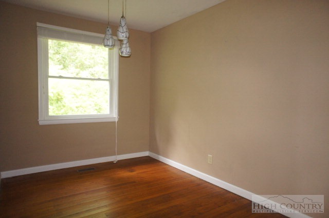 136 Crest Drive Boone, NC 28607 - Photo 3 of 28 Gallery Image 3