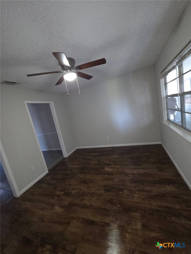 4302 Lake Road Killeen, TX 76543 - Photo 2 of 17