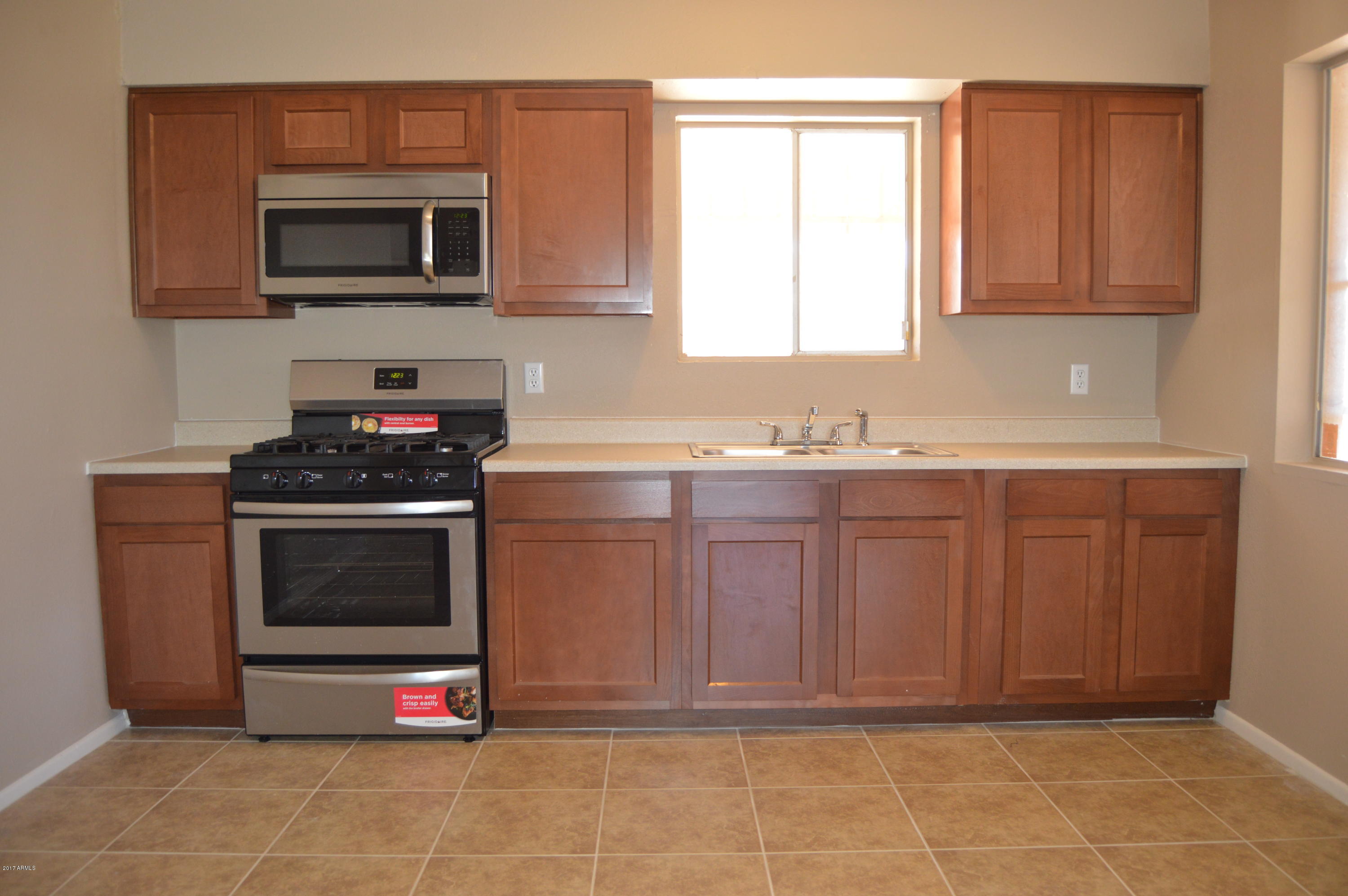 223 West Harwell Rd. Phoenix, AZ 85041 - Photo 8 of 23 Kitchen