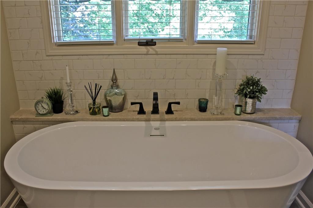 6954 Riverside Way Fishers, IN 46038 - Photo 24 of 48 Gallery Image 24