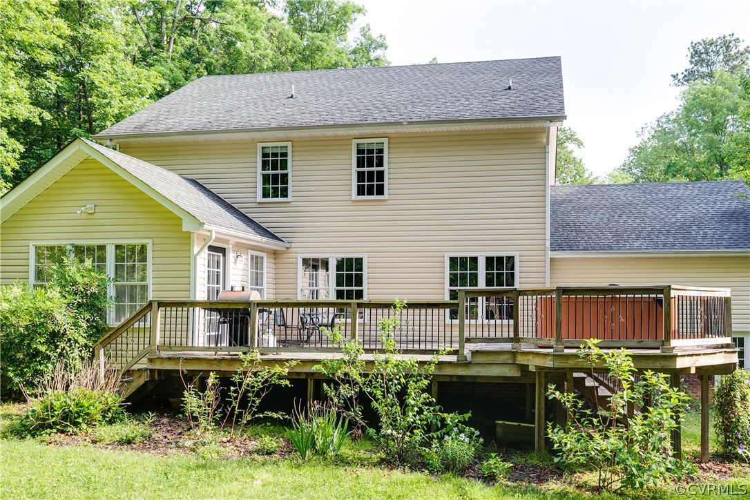10970 Weybridge Road Chester, VA 23831 - Photo 29 of 35 a house view with a garden space