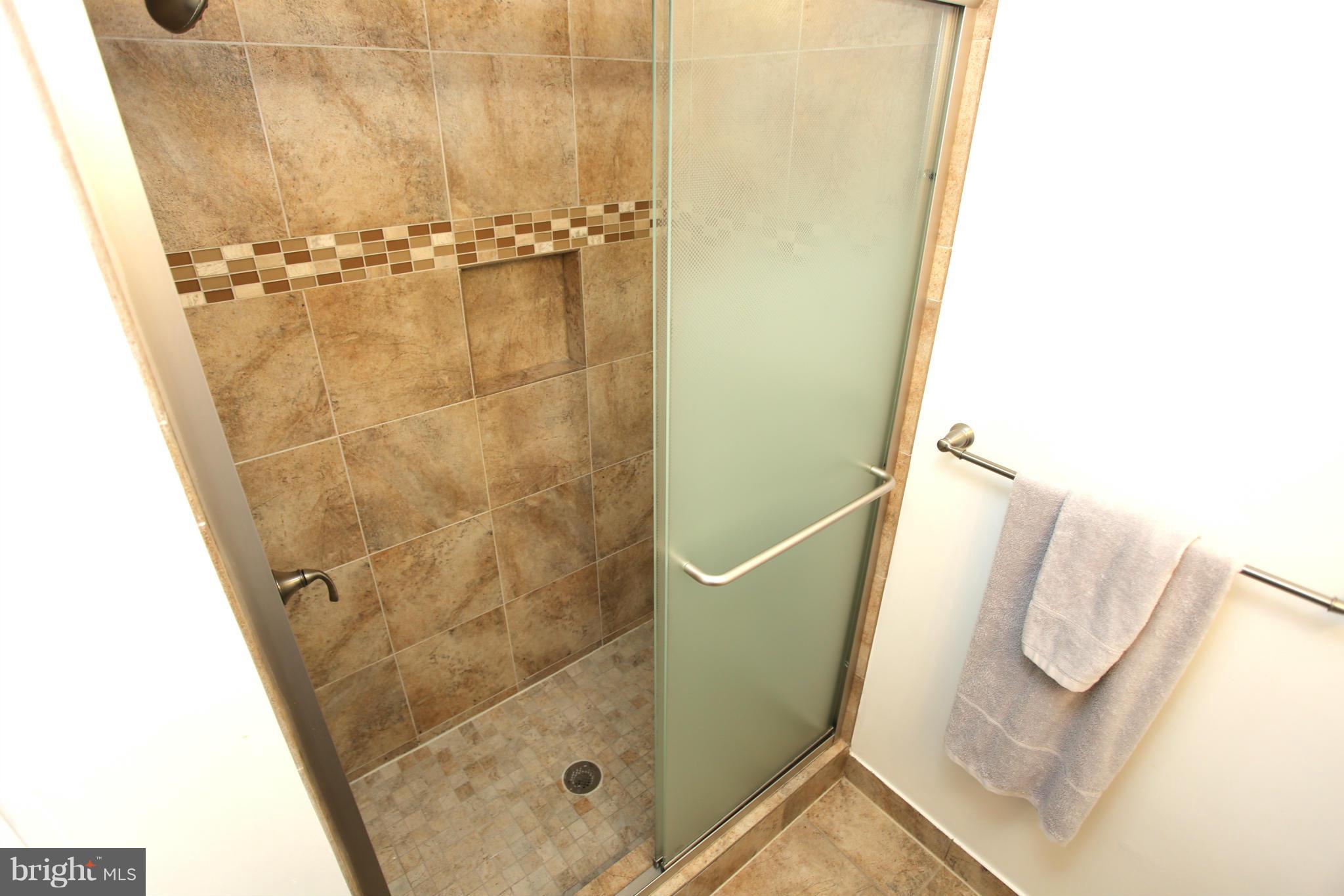 11606 Stoneview Square, Unit 21C Reston, VA 20191 - Photo 22 of 30 Bath (Master)