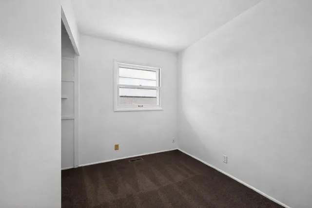 $80,000 | 8 Kater Drive, Decatur, IL 62521