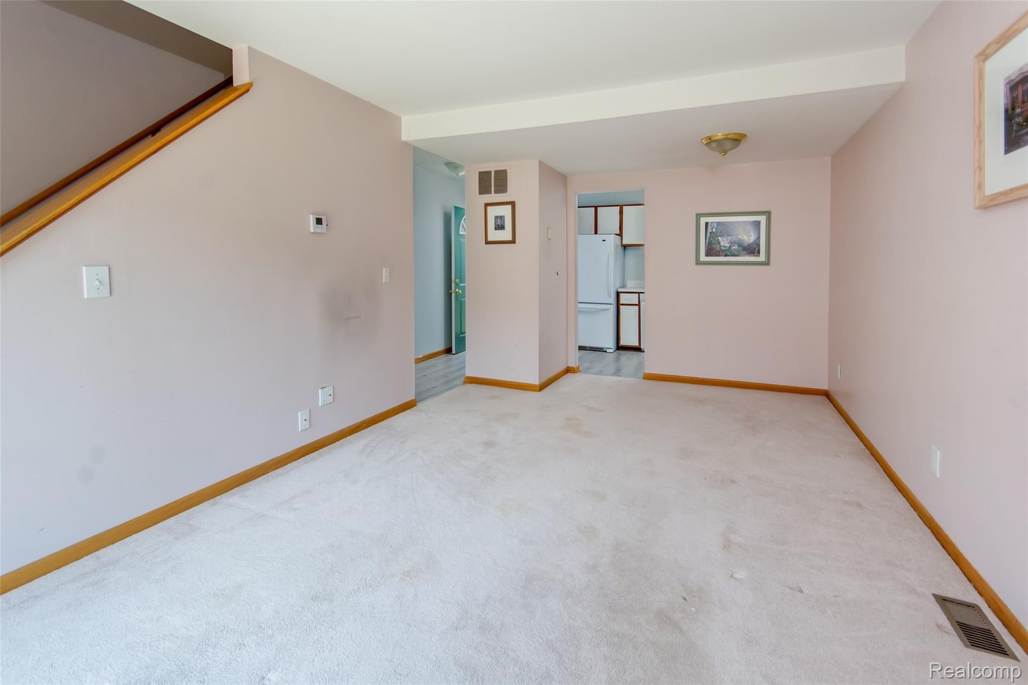 225 North Maple Road Saline, MI 48176 - Photo 6 of 22 DSC_4655enf.jpg