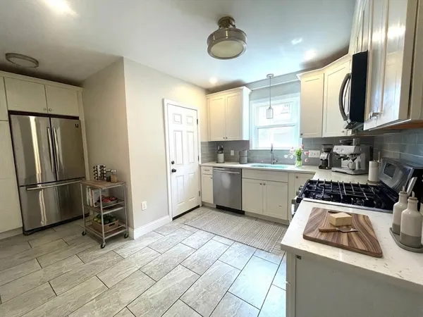 $2,950 | 15 Palmer Street, Unit 2, Waltham, MA 02451