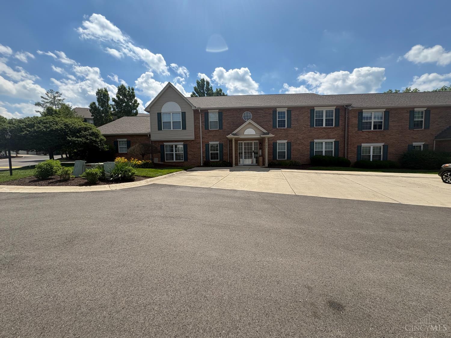 3701 West Galbraith Road, Unit 52 Cincinnati, OH 45247 - Photo 2 of 15