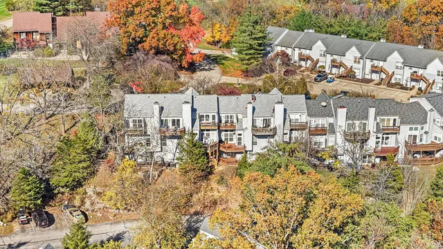 $268,000 | 9676 South Bay Pointe Drive, Unit 79, Bloomington, IN 47401