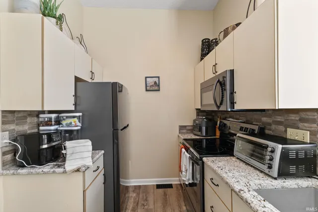 $255,000 | 9676 South Bay Pointe Drive, Unit 79, Bloomington, IN 47401