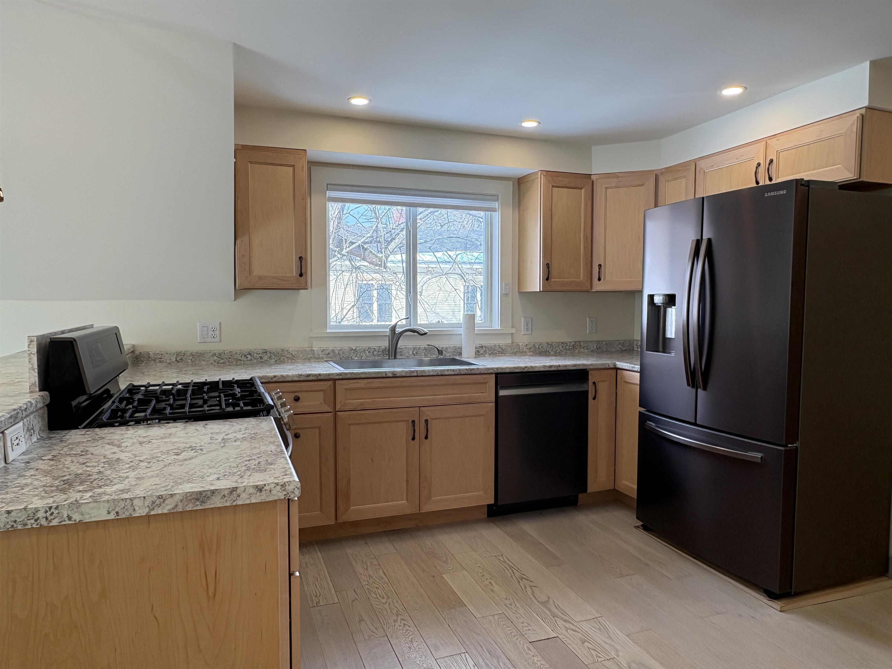 143 South Main Street Waterbury, VT 05676 - Photo 4 of 47