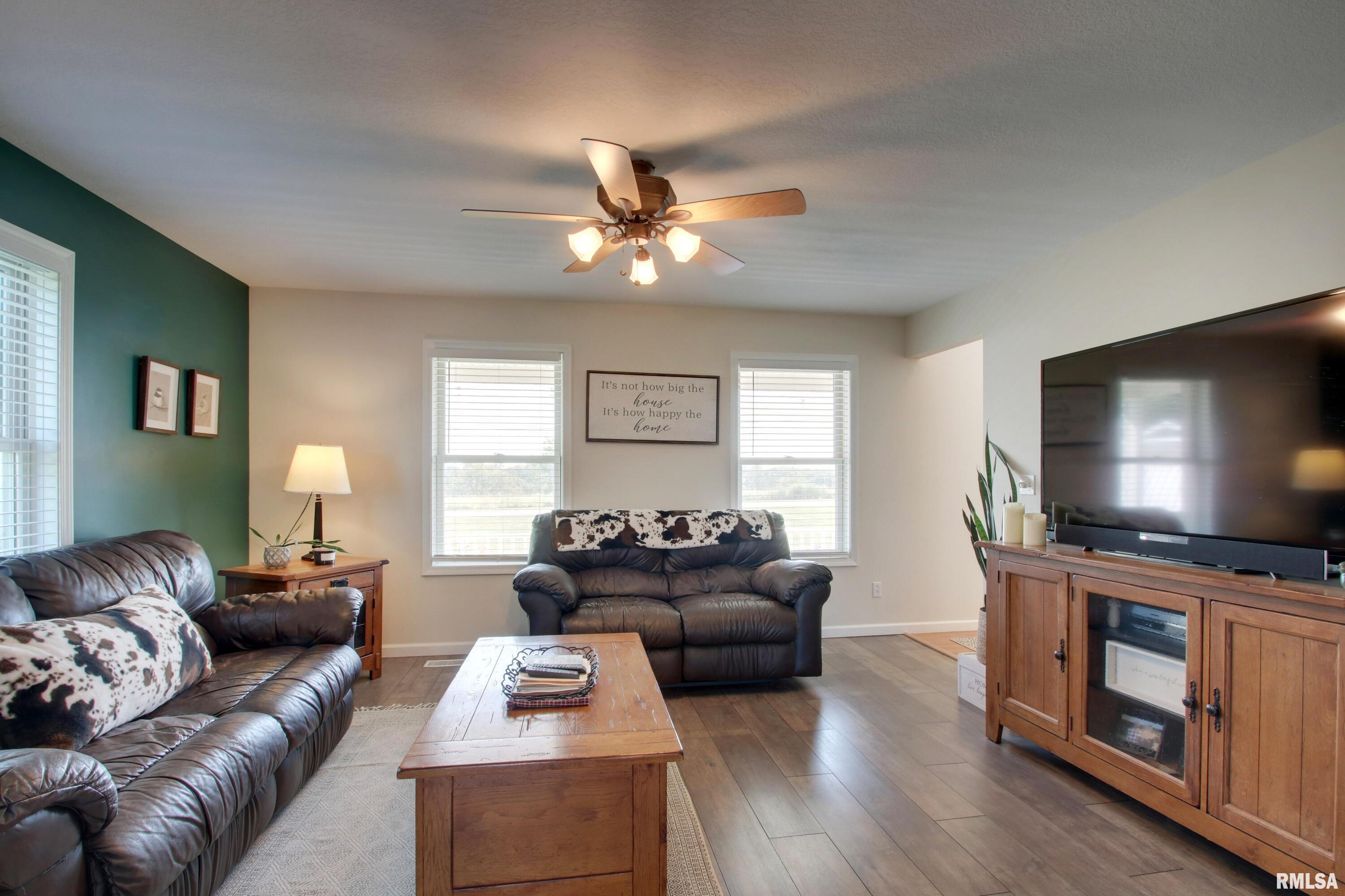 1122 Maas Road Quincy, IL 62305 - Photo 14 of 28 Gallery Image 14