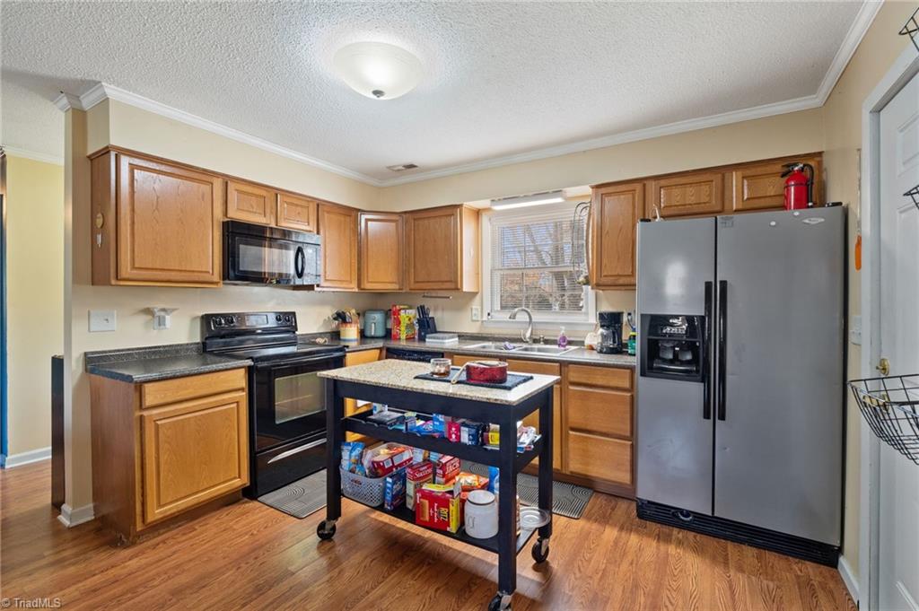 126 Maple Lane King, NC 27021 - Photo 6 of 38