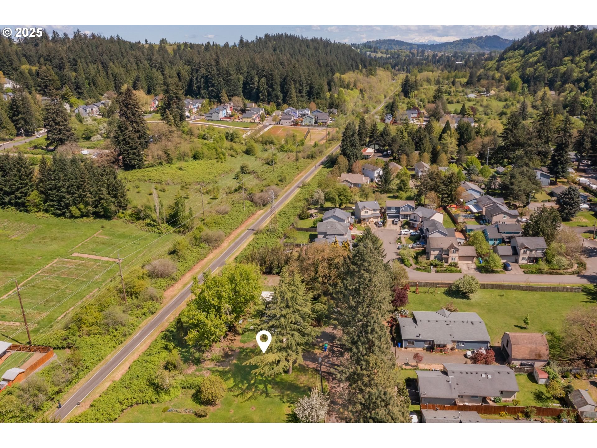 Southeast Ramona Street Portland, OR 97236 - Photo 3 of 10